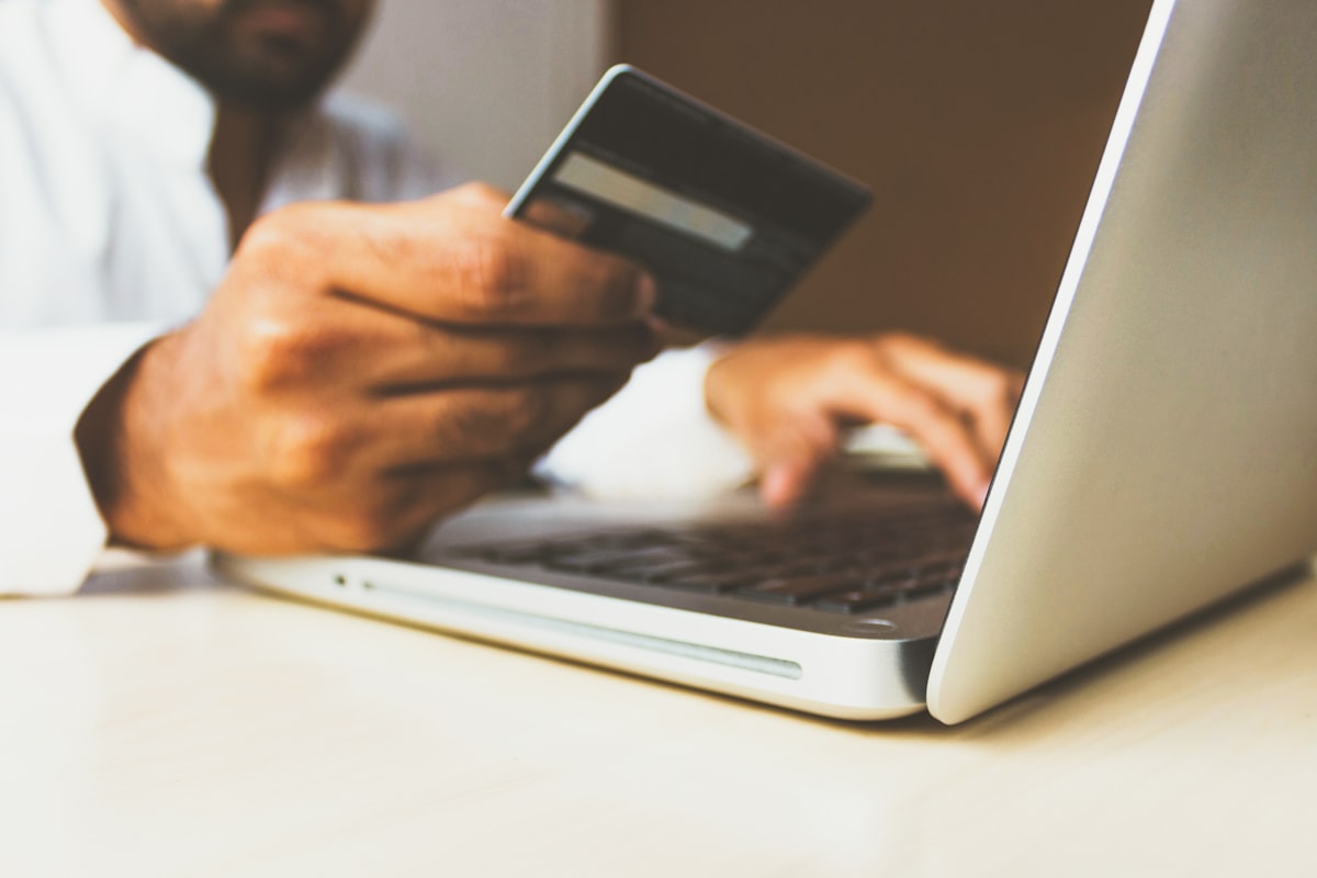 How to Pay Employees and Contractors in Africa: Payroll Options Compared